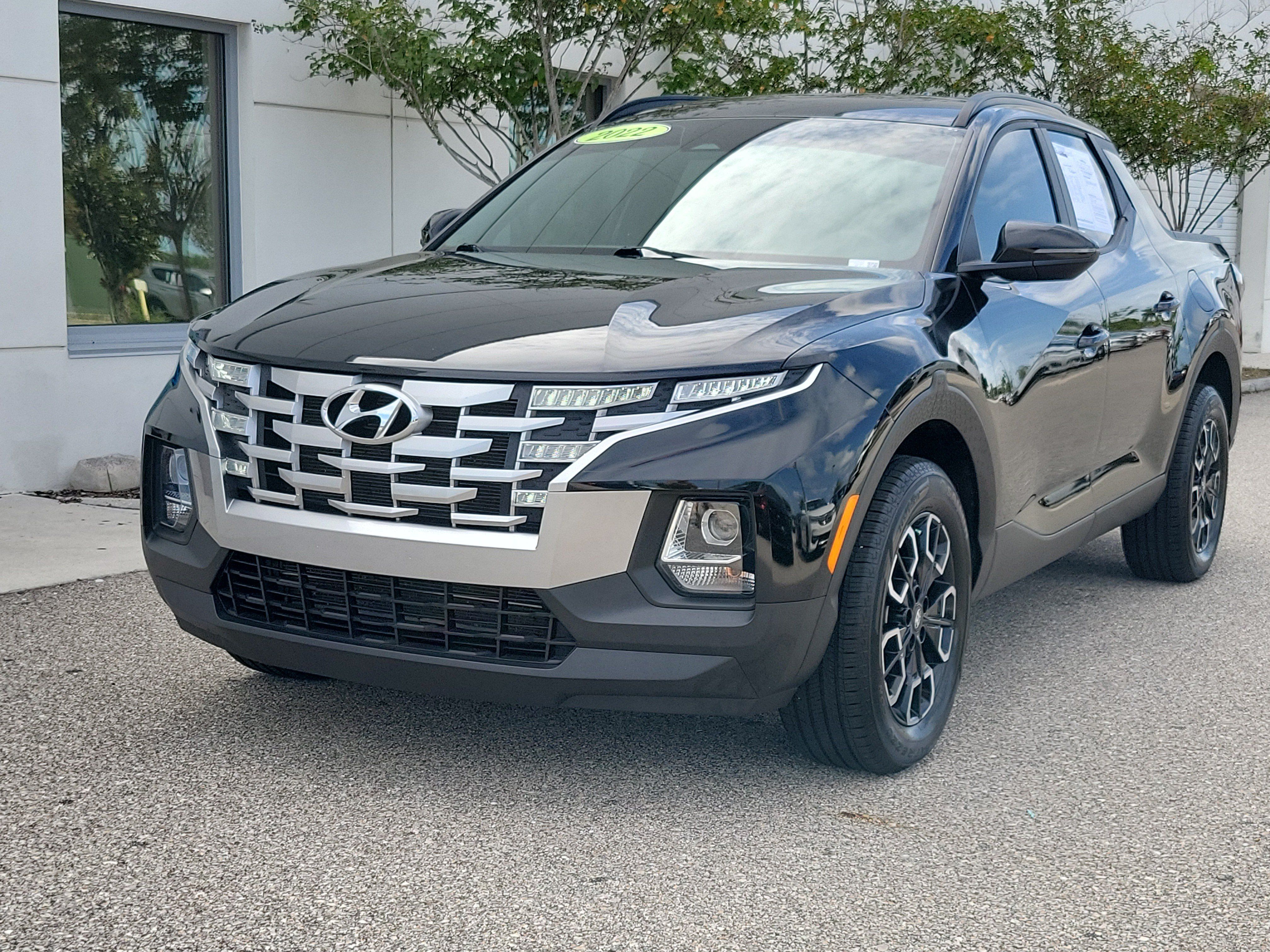 Used 2022 Hyundai Santa Cruz SEL w/ Activity Package FWD image 3