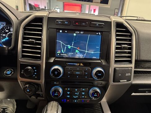 Used 2018 Ford F150 Platinum w/ Equipment Group 701A Luxury AWD/4WD image 30
