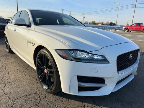 Used 2016 Jaguar XF R-Sport image 15