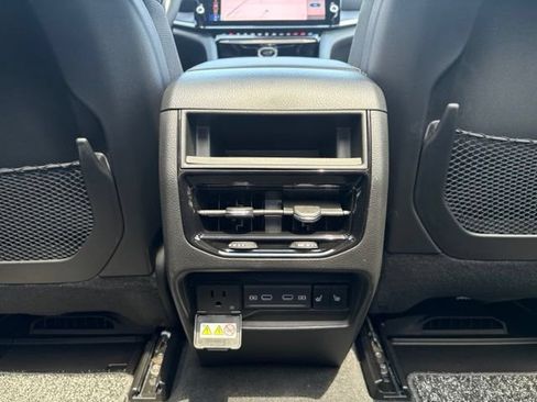 New 2026 Jeep Grand Cherokee Limited AWD/4WD image 12