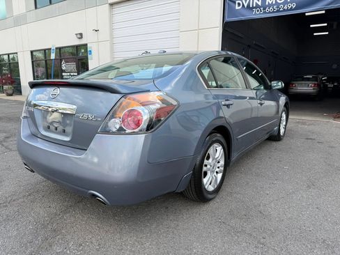 Used 2011 Nissan Altima 2.5 SL w/ Technology Pkg FWD image 11