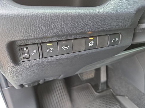 Used 2023 Toyota RAV4 XLE Premium image 28