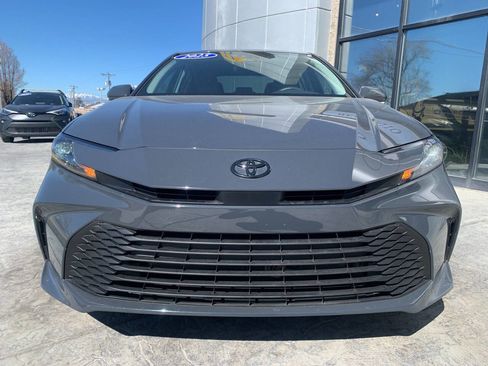 Used 2025 Toyota Camry LE image 2