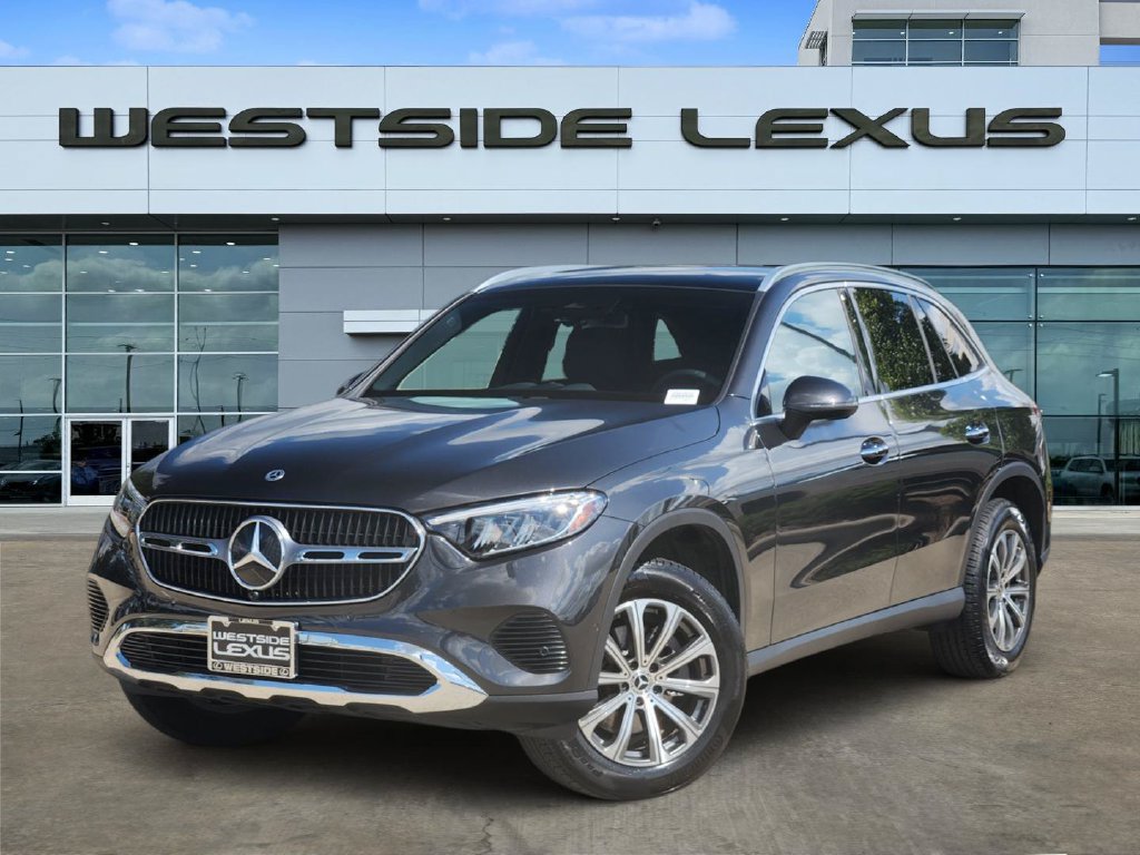 Used 2024 Mercedes-Benz GLC 300 4MATIC image 1