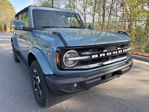 Used 2023 Ford Bronco Outer Banks image 10