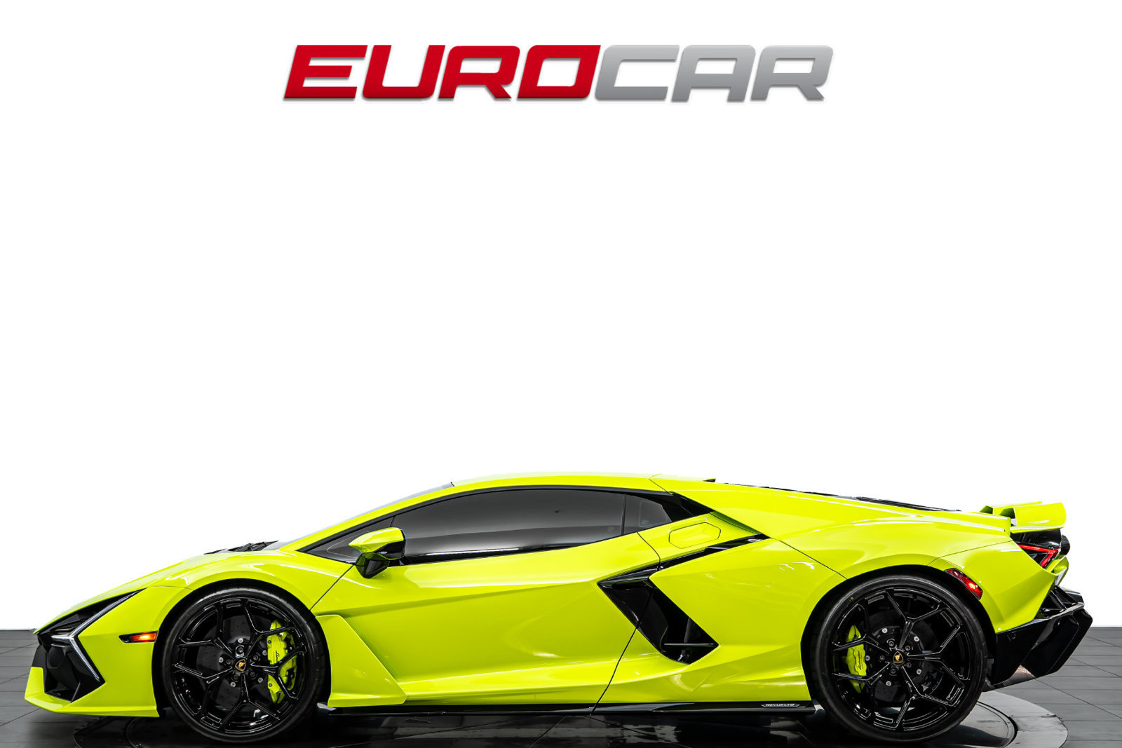 Used 2025 Lamborghini Revuelto AWD/4WD image 2