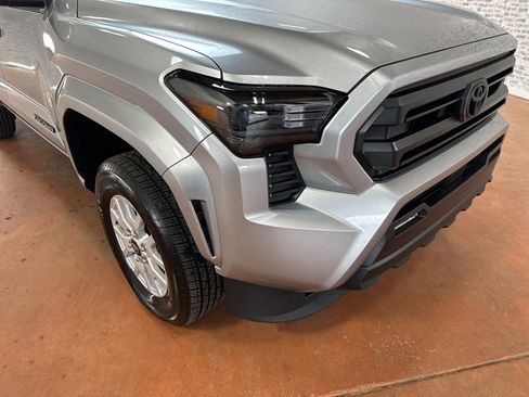 Used 2024 Toyota Tacoma SR5 image 9