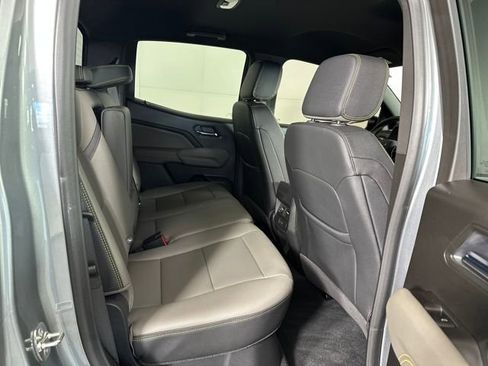 Used 2025 Chevrolet Colorado ZR2 w/ Technology Package image 27