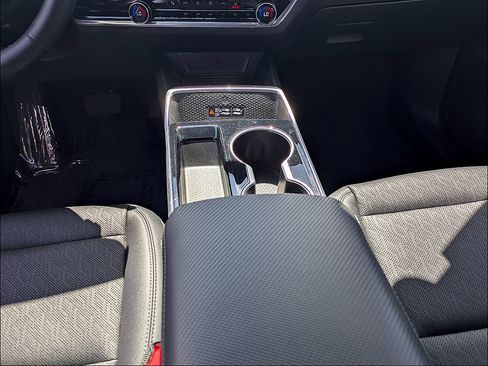 Used 2025 Chevrolet Equinox LT w/ Convenience Package II FWD image 18