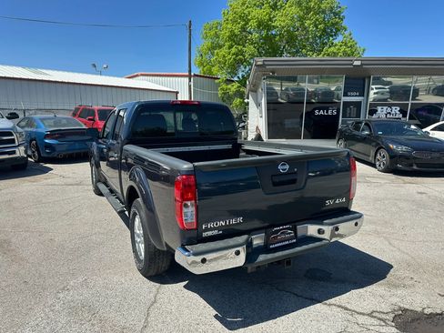 Used 2016 Nissan Frontier SV w/ SV Value Truck Package AWD/4WD image 5