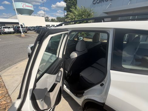 Used 2020 Subaru Forester w/ Alloy Wheel Package AWD/4WD image 5