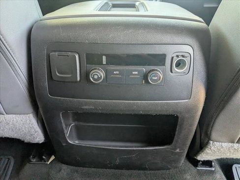 Used 2016 Chevrolet Suburban LT RWD image 16