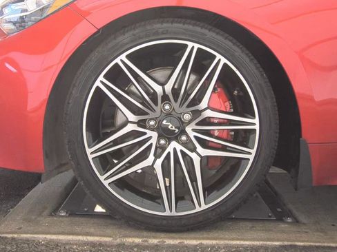 Used 2022 Kia Stinger GT2 image 13