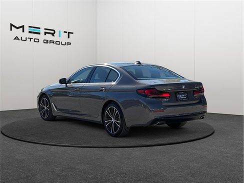 Used 2021 BMW 530i xDrive w/ Premium Package image 7