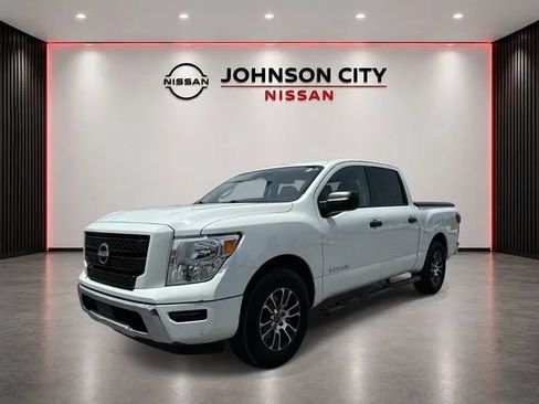 Used 2023 Nissan Titan SV RWD image 9