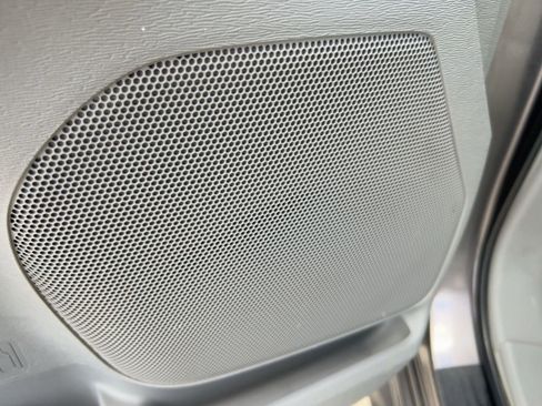 Used 2013 Toyota Sienna XLE image 22