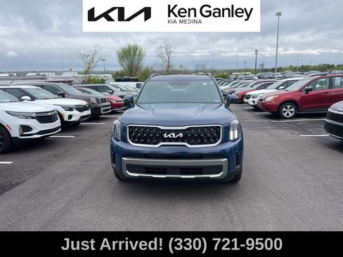 Used 2023 Kia Telluride EX X-Line AWD/4WD image 2