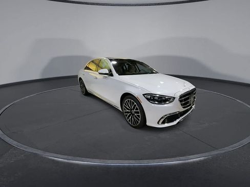 Used 2024 Mercedes-Benz S 580 4MATIC Sedan image 3