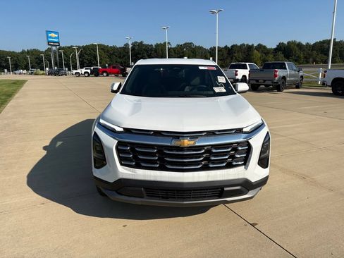 Used 2026 Chevrolet Equinox LT w/ Convenience Package II FWD image 9
