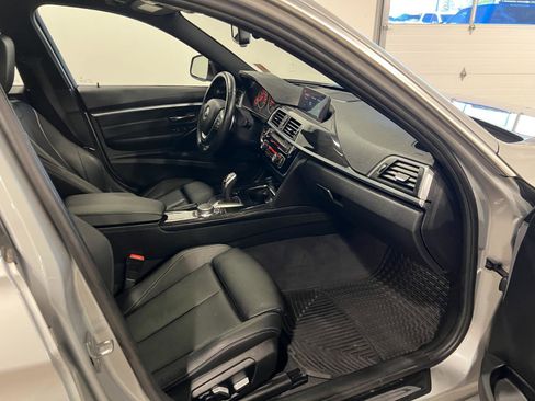 Used 2018 BMW 340i xDrive Sedan w/ Premium Package AWD/4WD image 39