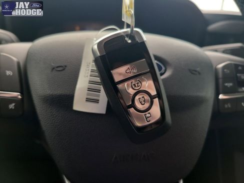 New 2025 Ford Maverick XLT w/ XLT Luxury Package image 31