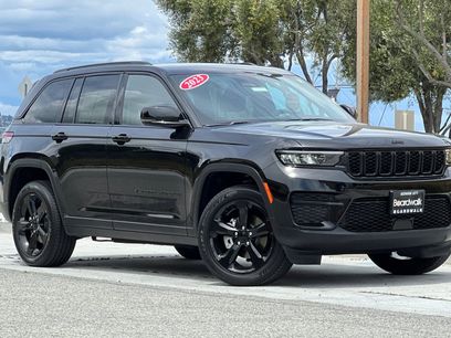Used 2023 Jeep Grand Cherokee Altitude