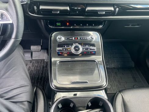 Certified 2023 Lincoln Nautilus AWD w/ Premium Package image 21