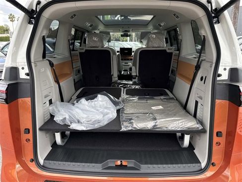 New 2025 Volkswagen ID. Buzz 1st Edition image 6