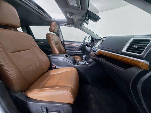 Used 2018 Toyota Highlander Limited image 39