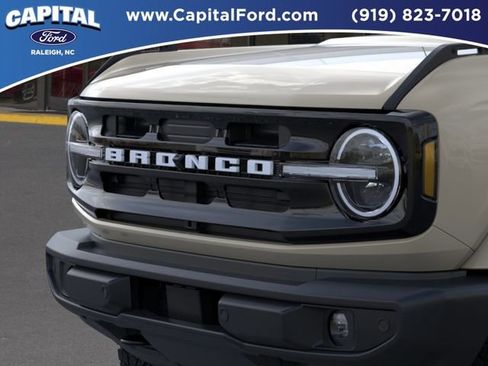 New 2025 Ford Bronco Outer Banks AWD/4WD image 19
