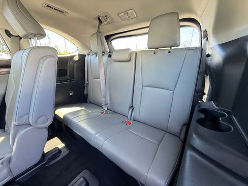 Used 2023 Toyota Highlander Limited image 26