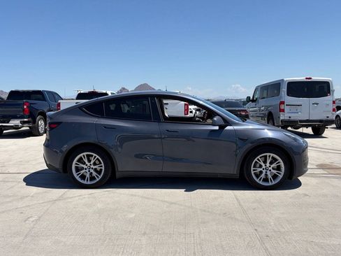 Used 2020 Tesla Model Y Long Range AWD/4WD image 3