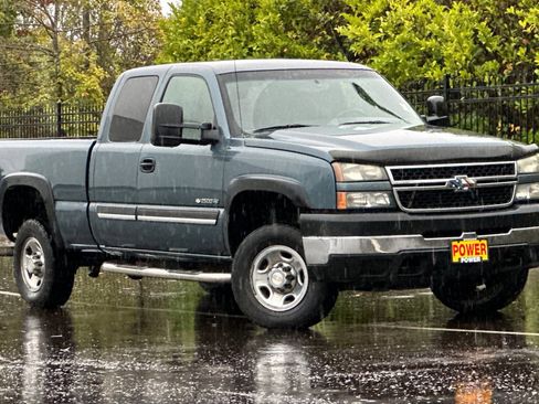 Used 2006 Chevrolet Silverado 2500 LT w/ Skid Plate Package image 2