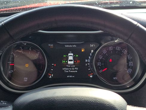 Used 2017 Dodge Challenger R/T Scat Pack w/ Leather Interior Group image 28