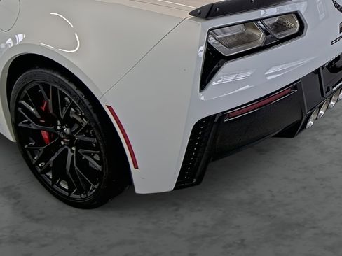 Used 2017 Chevrolet Corvette Z06 image 9