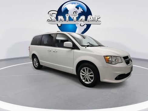 Used 2019 Dodge Grand Caravan SXT w/ Driver Convenience Group image 2