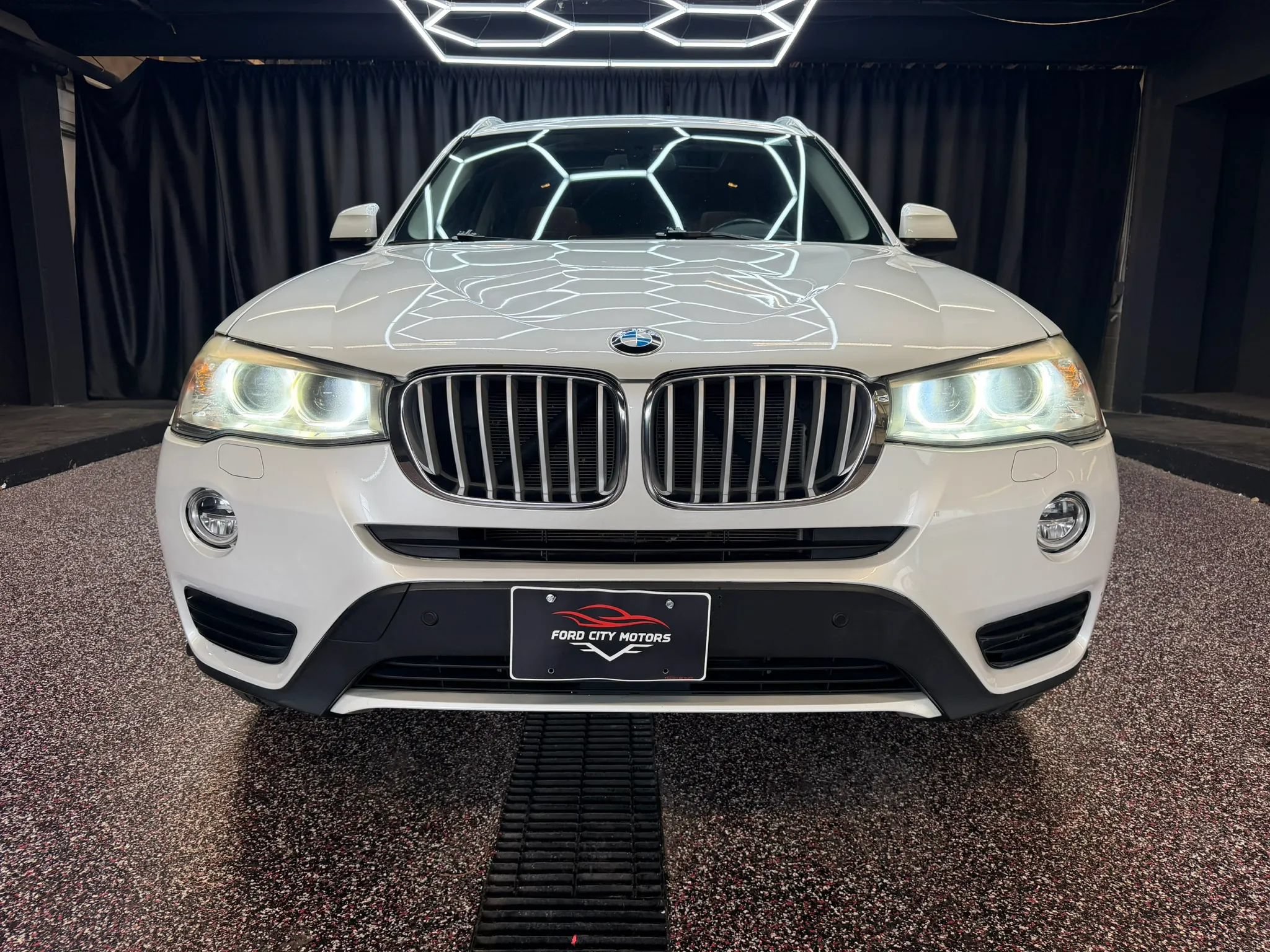 Used 2016 BMW X3 xDrive35i AWD/4WD image 2