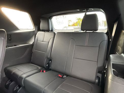 Certified 2024 Chevrolet Traverse RS image 30
