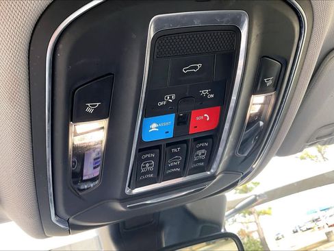 Certified 2022 Jeep Grand Cherokee Limited image 31