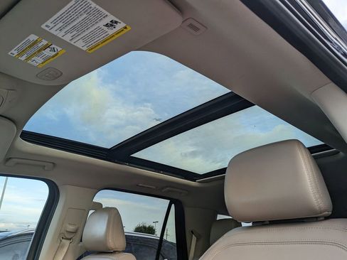 Used 2023 Ford Expedition Limited image 14