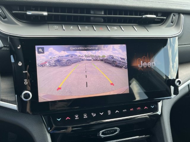 New 2027 Jeep Grand Cherokee Limited AWD/4WD image 28