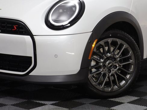 Certified 2025 MINI Cooper S image 3