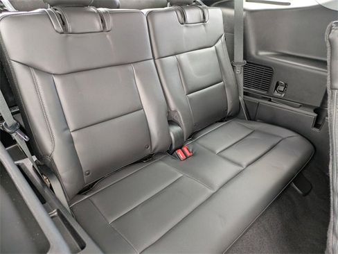 Used 2022 Ford Explorer XLT w/ Equipment Group 202A image 36