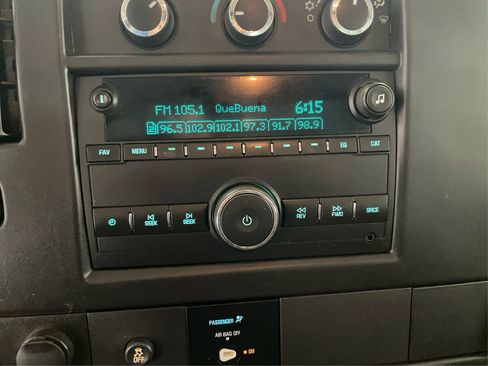 Used 2017 GMC Savana 3500 image 16