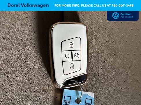 Certified 2022 Volkswagen Atlas Cross Sport SE image 28