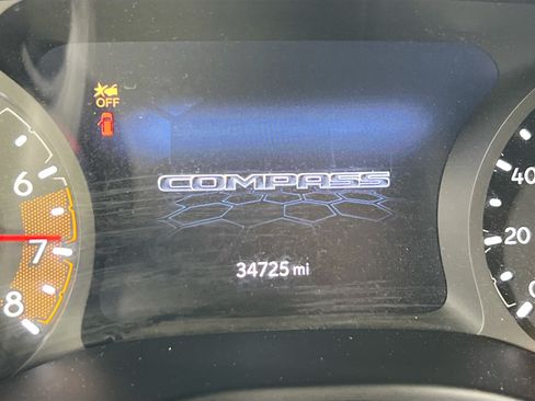 Used 2022 Jeep Compass Latitude w/ Sun and Sound Group AWD/4WD image 12
