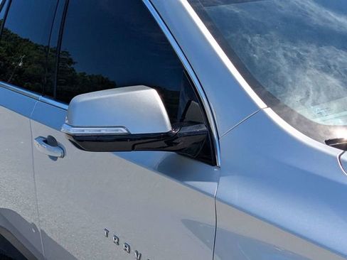 Used 2020 Chevrolet Traverse LT FWD image 8