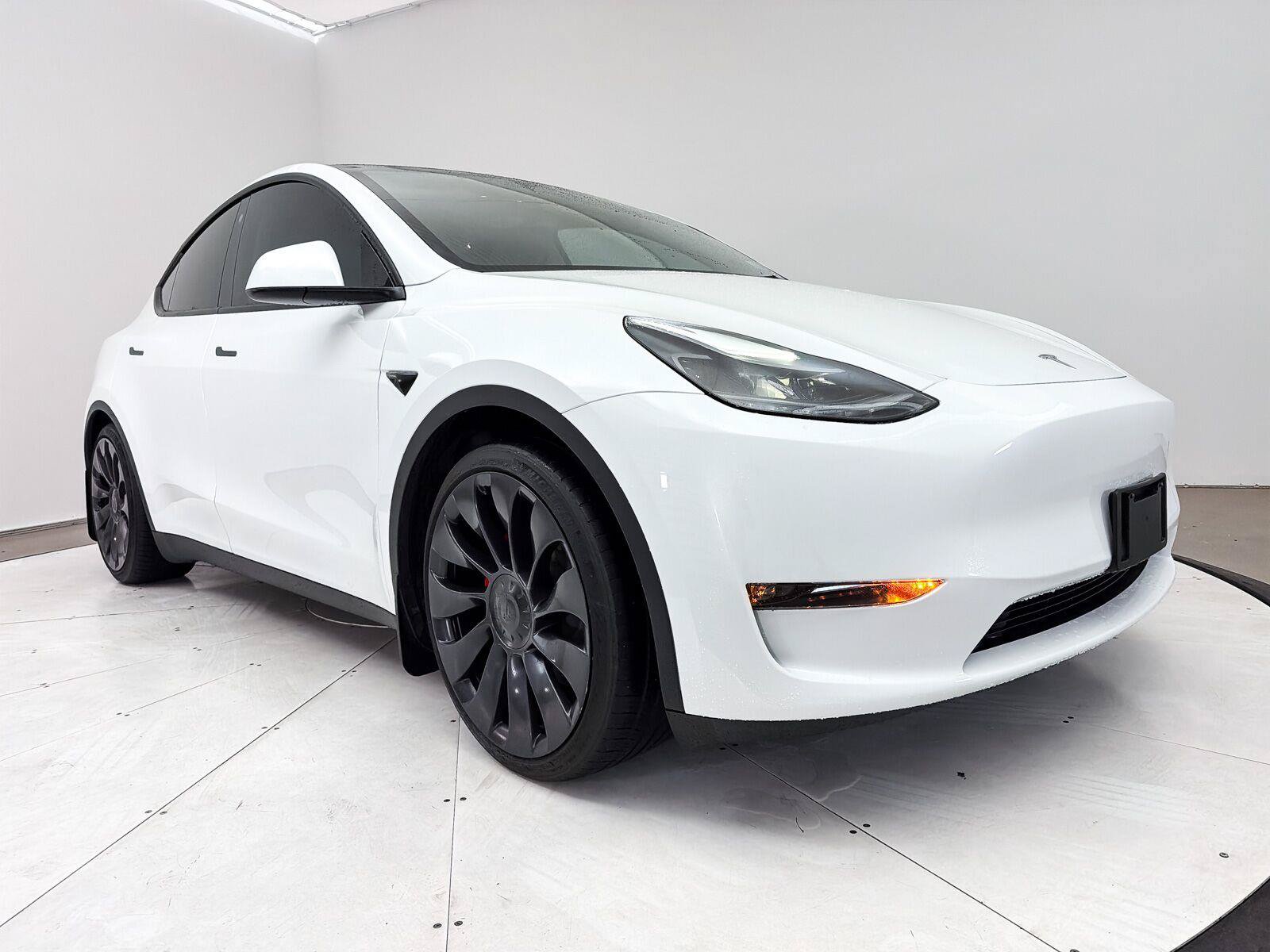 Used 2023 Tesla Model Y Performance AWD/4WD image 10