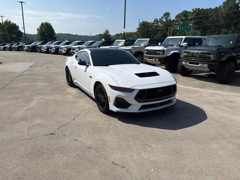 Used 2024 Ford Mustang GT RWD image 3