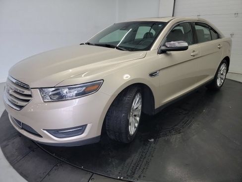 Used 2017 Ford Taurus Limited FWD image 3